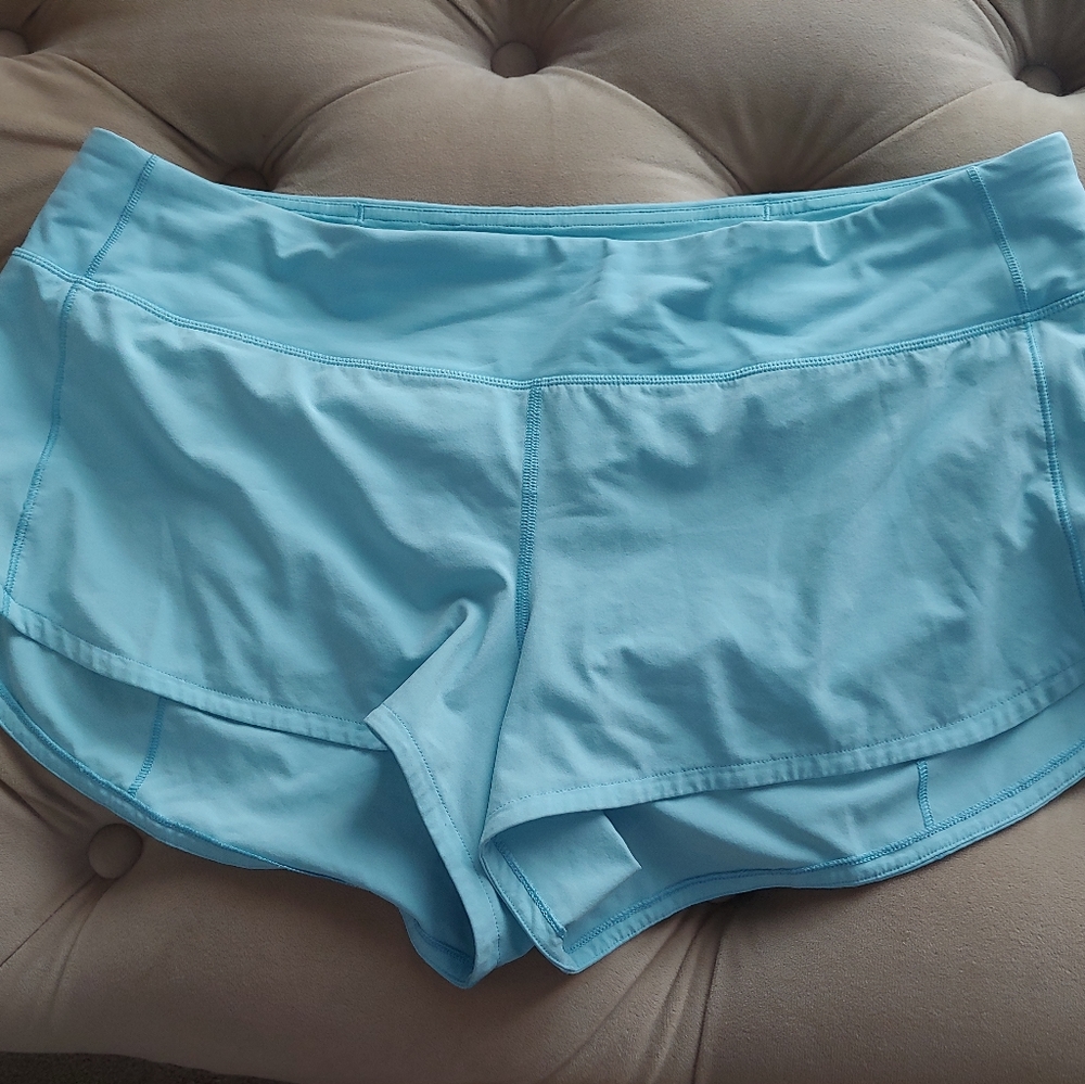 Lululemon Speed Up short 2.5"